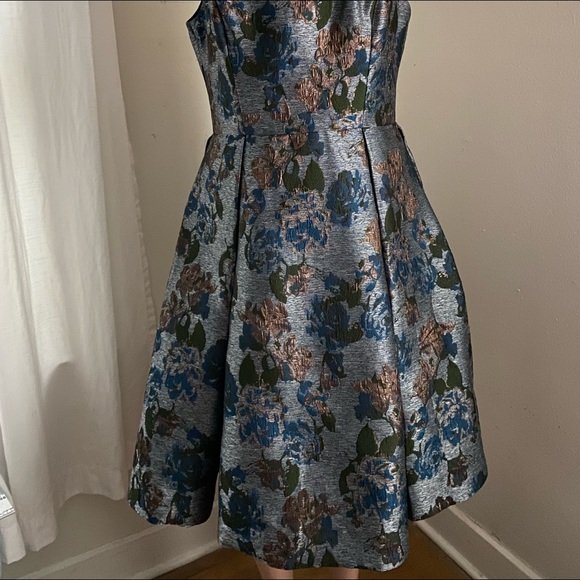 Gal Meets Glam Dress Size 12 - Picture 4 of 13